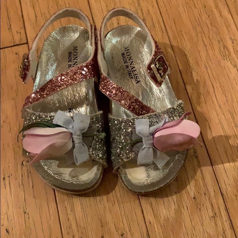 Monnalisa sandals size 26